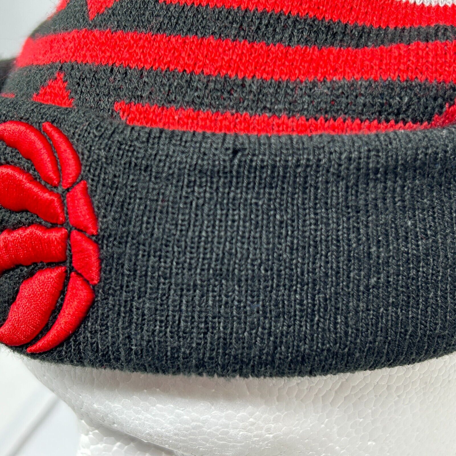 Toronto Raptors Cuffed Pom Pom Beanie Toque Hat NBA Basketball New Era Black Red - Image 4